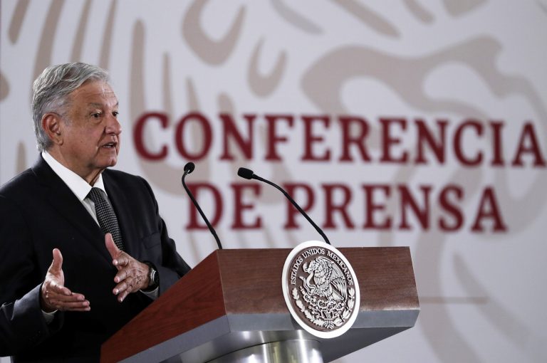 Baja de perspectiva de Pemex y CFE de S&P es “un castigo” por la política neoliberal: AMLO