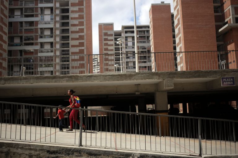 Caracas se encuentra en calma a pesar de prolongado apagón en Venezuela