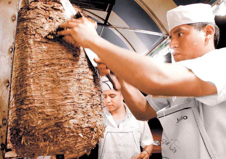 Eligen a los tacos al pastor como el mejor platillo del mundo