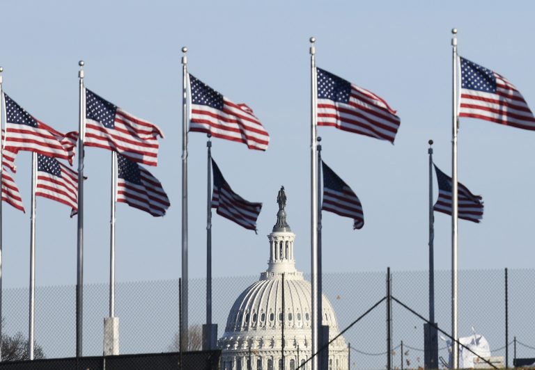 Casa Blanca a demócratas: ‘Nunca verán los impuestos de Trump’