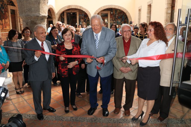 Inauguran exposición “Emilio Abugarade Retrospectiva: Seis Décadas de Constante Búsqueda”