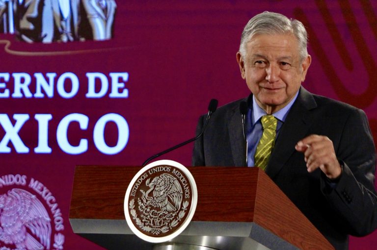 Presume López Obrador creación de más de 269 mil empleos