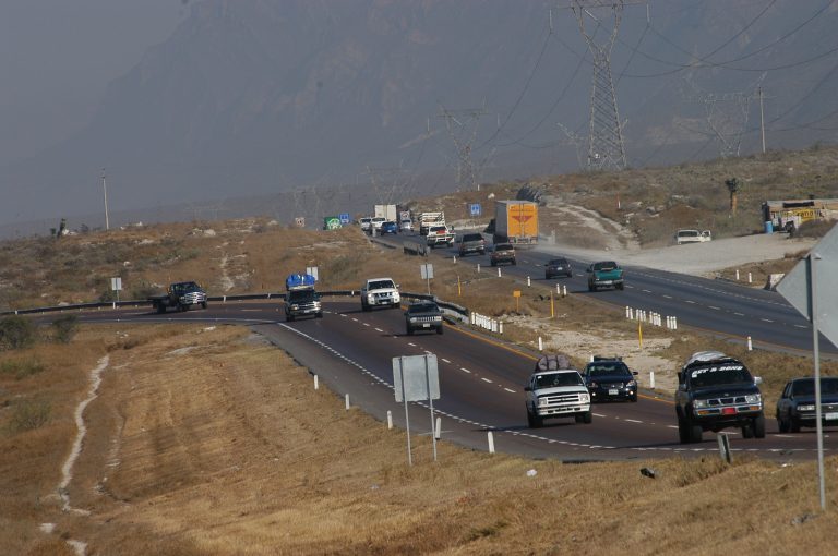 Obligatorio contar con seguro de responsabilidad civil para circular en vías federales: SCT