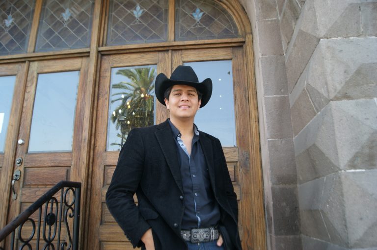 Promoverá cantante regional turismo en Saltillo con su nuevo videoclip 