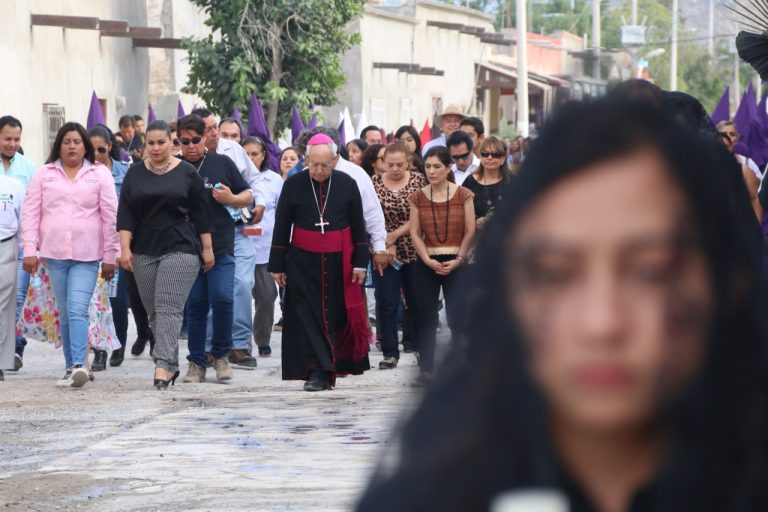 Viven 12 mil la Procesión del Silencio en Viesca