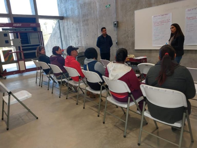 Imparte «La Madriguera» taller de escuela para padres