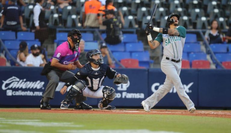 Gana Sultanes 9-1 a Saraperos en inicio del Clásico del Norte