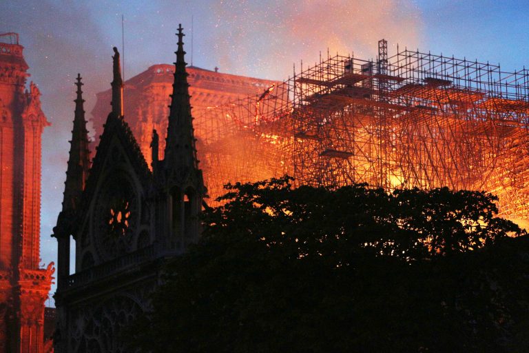 Descartan que incendio en Notre Dame haya sido intencional