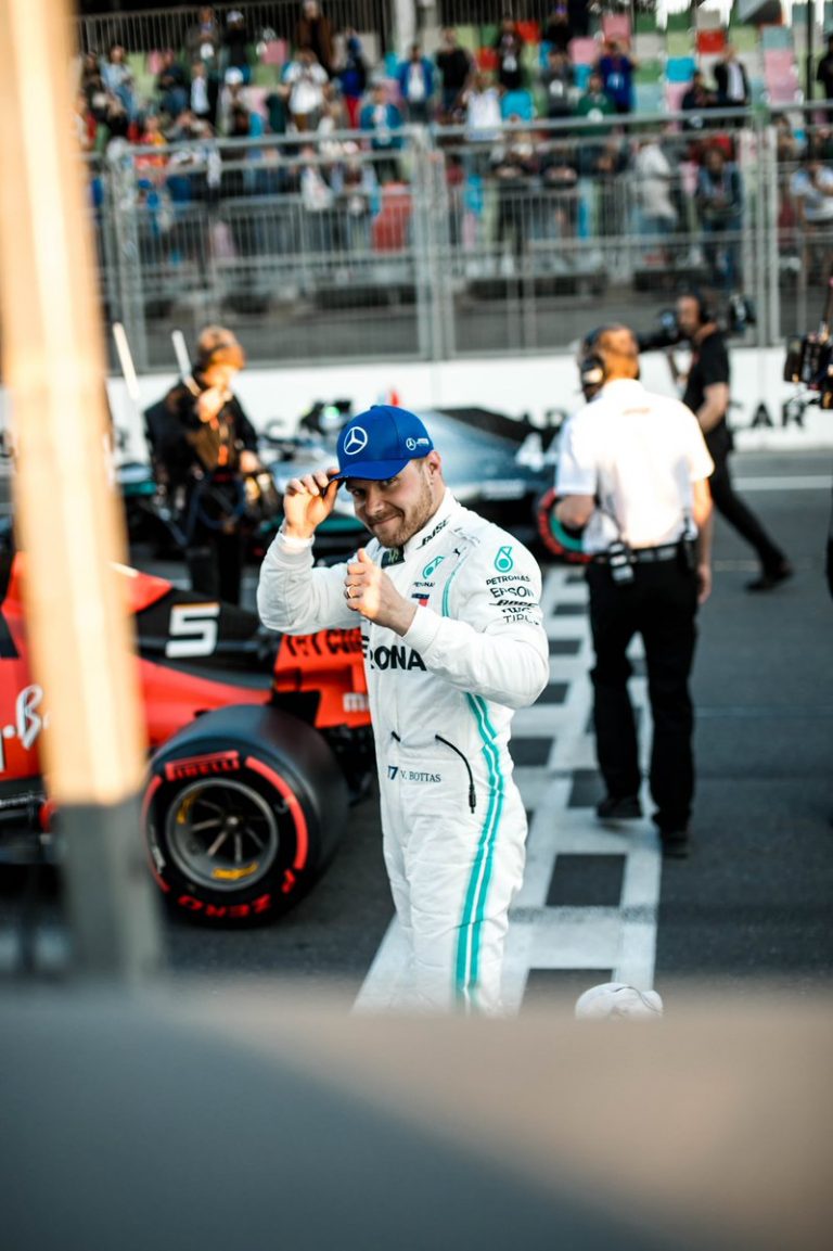 Bottas logra la ‘pole’ en Azerbaiyán; ‘Checo’ saldrá quinto