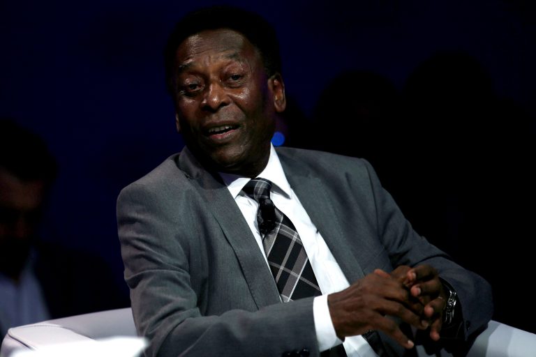 Pelé, hospitalizado en París tras su encuentro con Mbappé