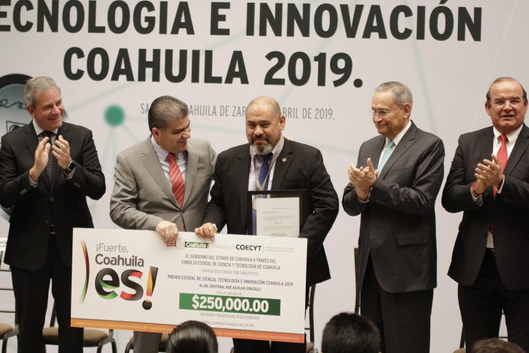 Recibe investigador universitario Premio Estatal de Ciencia, Tecnología e Innovación Coahuila 2019