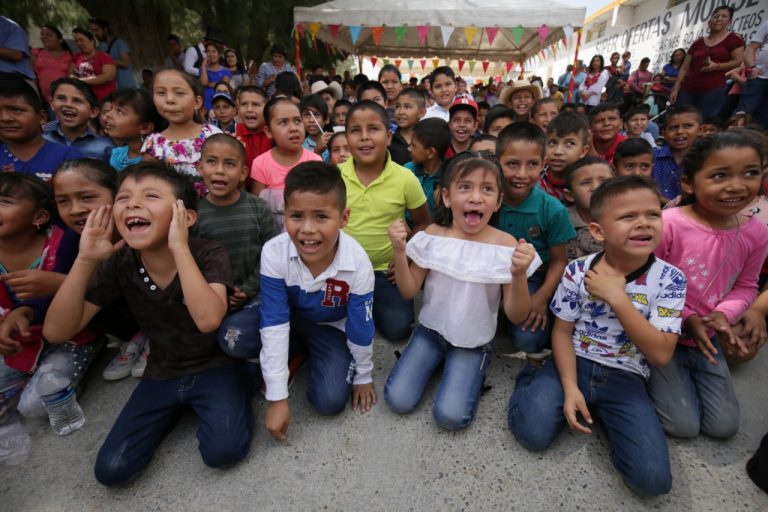 Ayuntamiento festeja el Día del Niño en Paredón