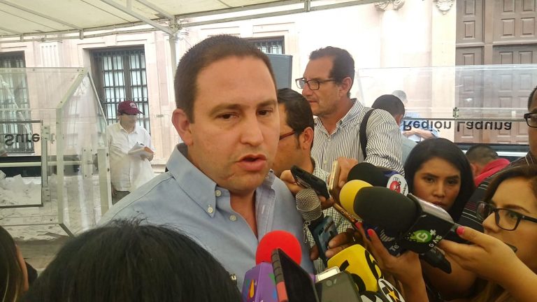 Municipios ayudarán a “cazar” vehículos sin placas vigentes