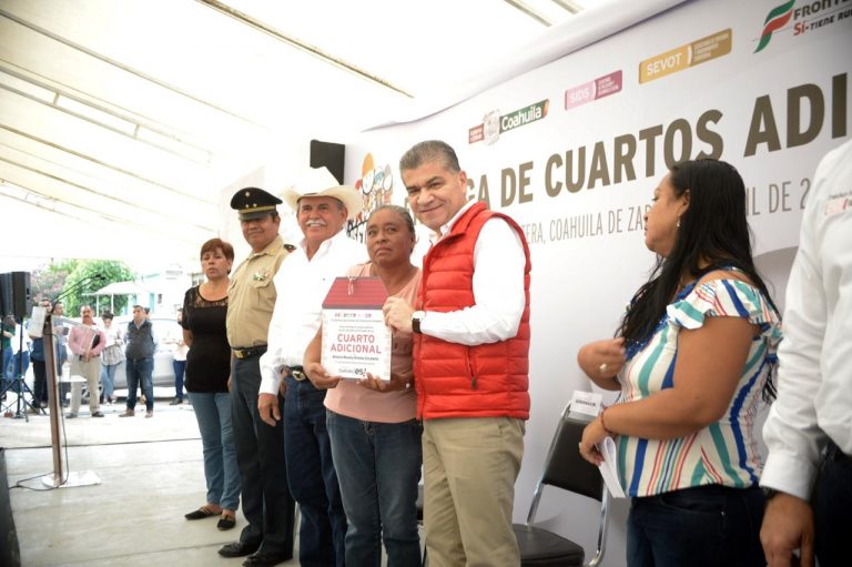 Entrega gobernador Riquelme cuartos adicionales a familias de Frontera