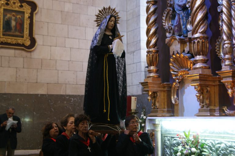 Reviven saltillenses el «Calvario de María»