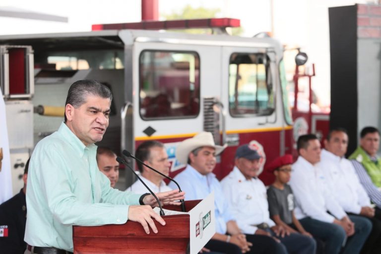 En Monclova, Riquelme inaugura nueva Central de Bomberos