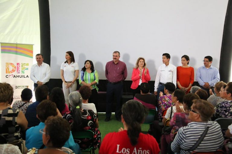 Festeja DIF Coahuila a mamás del programa adultos mayores en plenitud