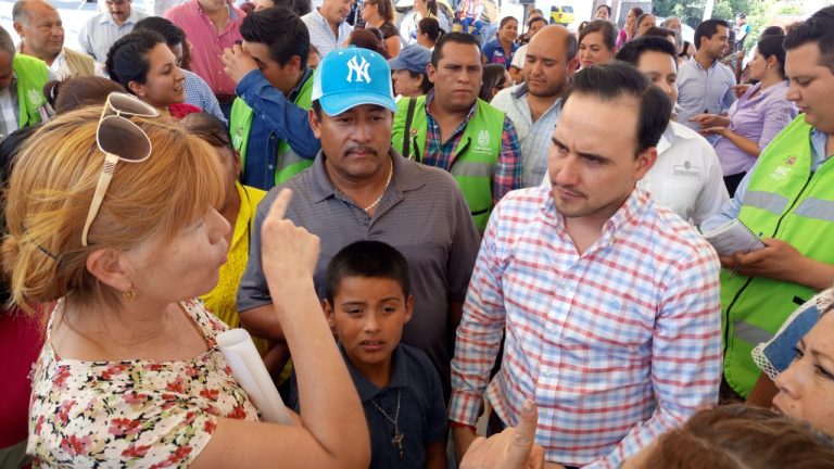 Apoya helicóptero Skycrane labores de control del incendio en San Juan de la Vaquería