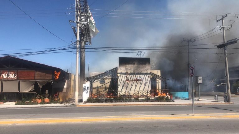 Se incendia restaurante Charly Beach en Saltillo