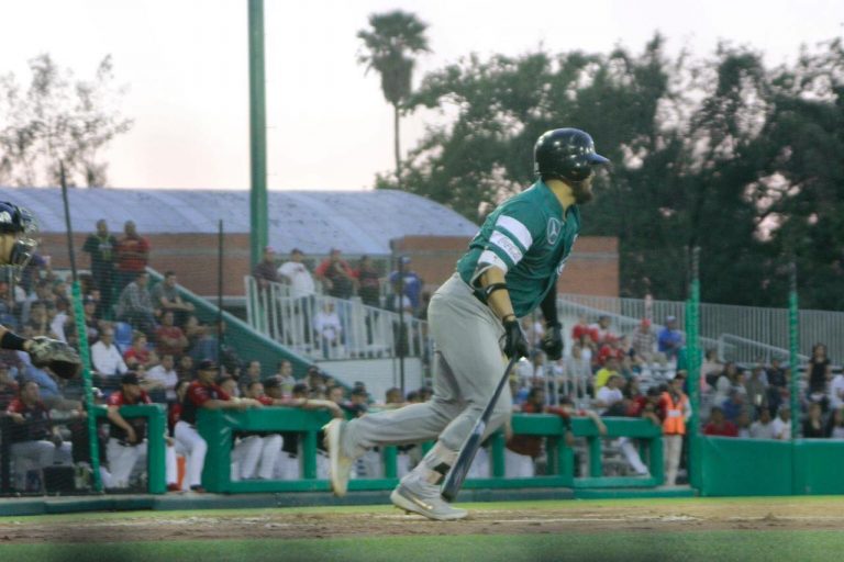 Saraperos pega fuerte en la fortaleza 14-9 ante Bravos para asegurar la serie