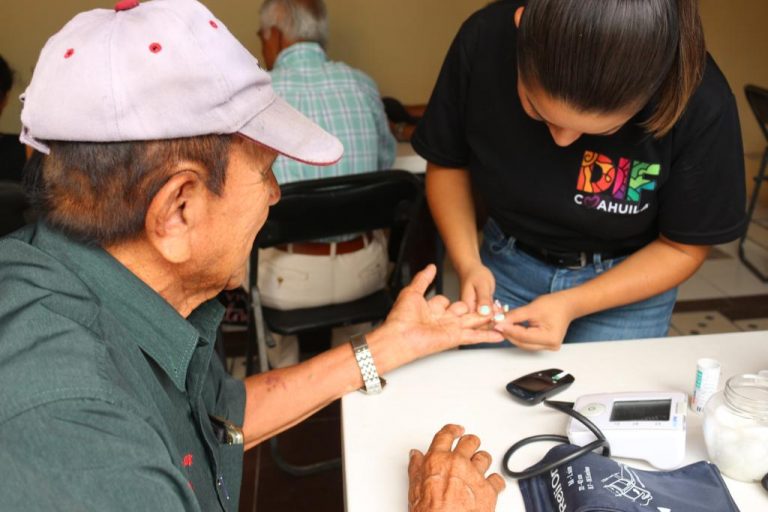 Fomenta Coahuila alimentación saludable de adultos mayores