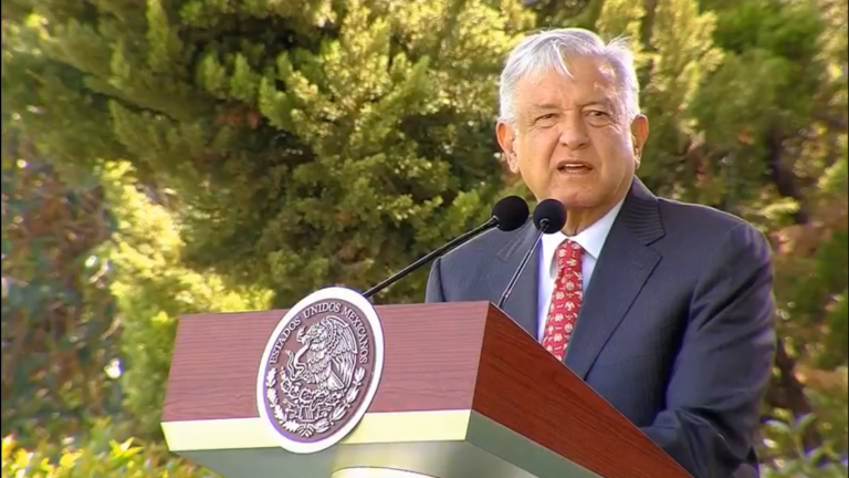 Toma protesta López Obrador a elementos de Guardia Nacional