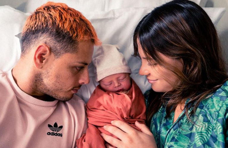 ¡Ya nació! “El Chicharito” Hernández y Sarah Kohan presentan a su bebé