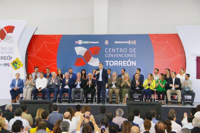 Inaugura Gobernador Centro de Convenciones en Torreón