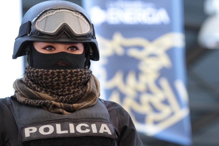 Aprueban en Congreso hasta dos años de prisión para quienes agredan a policías