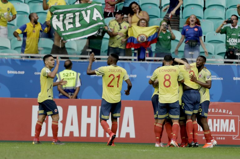 Colombia vence 1-0 a Paraguay y termina primera fase con puntaje ideal