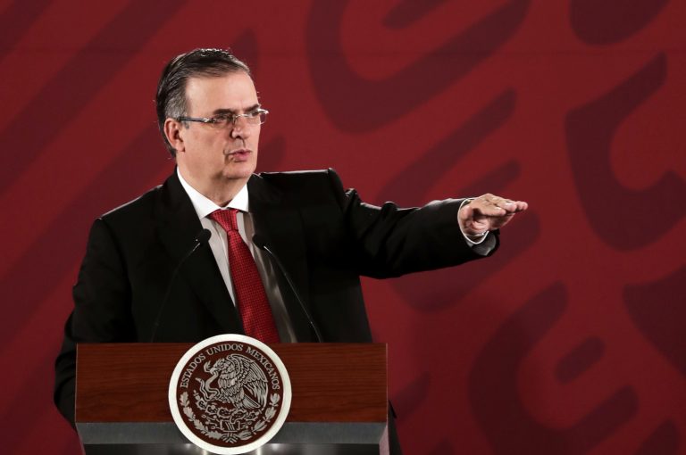 Ebrard: México bajó flujo migratorio 56 por ciento