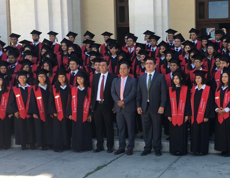 Ateneo de Ramos Arizpe realiza su ceremonia de graduación