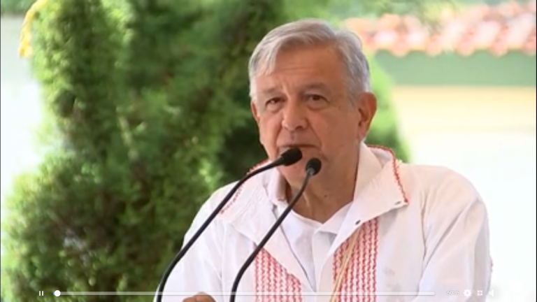 Politiquería, críticas por falta de medicamentos en clínicas: López Obrador