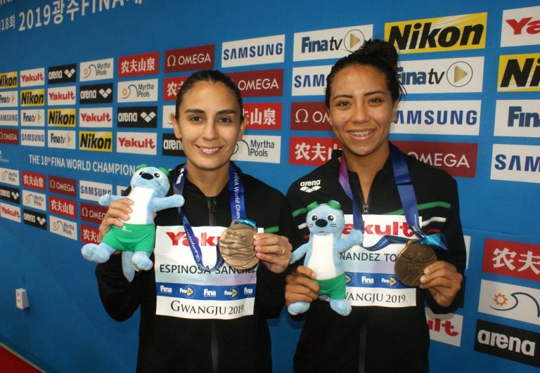 A sus 20 años mexicana se ‘cuelga’ medalla en clavados sincronizados de Mundial de Natación