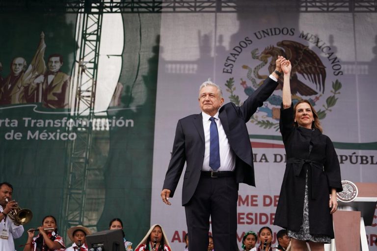 Asegura AMLO que ha cumplido 78 de 100 compromisos