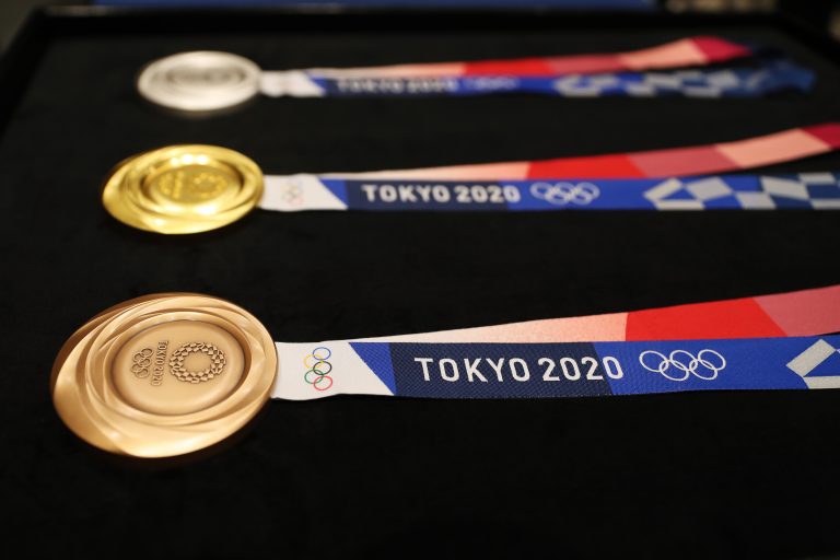 Así son las medallas de Tokio 2020 hechas de teléfonos reciclados