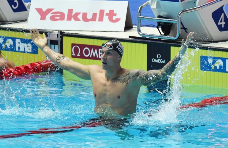 Caeleb Dressel establece récord mundial en semifinales de 100m mariposa masculino