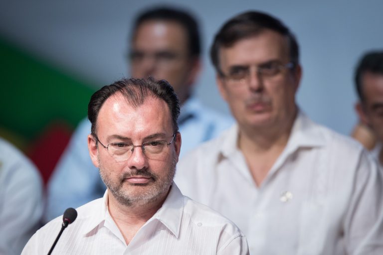 FGR da marcha atrás a petición de capturar a Videgaray por traición a la patria… por ahora