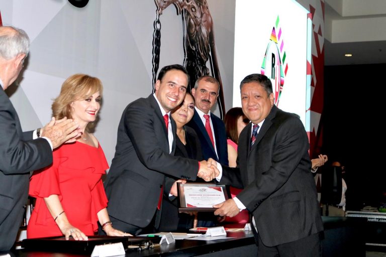 Reconoce PRI labor de abogados del partido