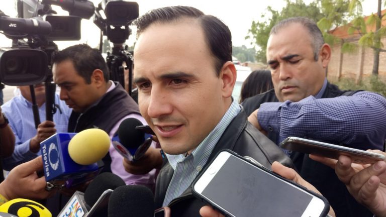 Registran obras del bulevar Los Valdés 50% de avance; anuncia Manolo