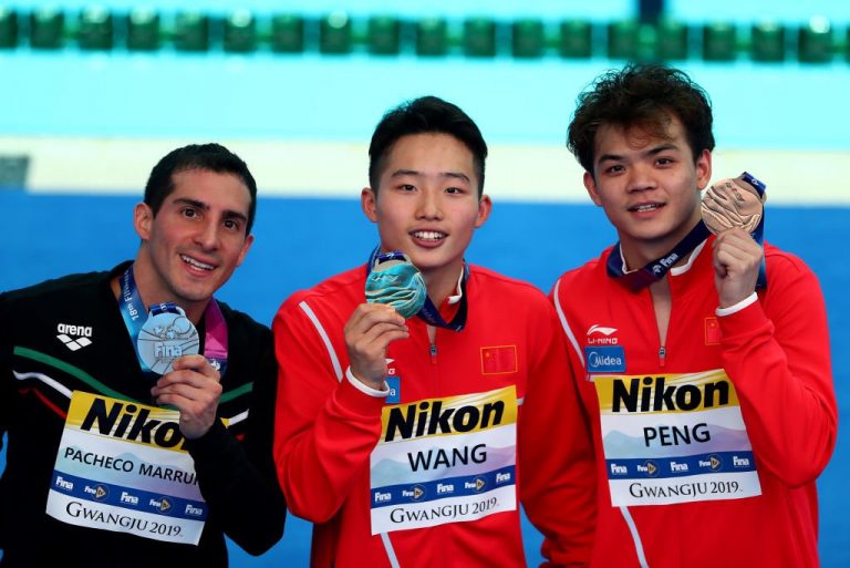 Rommel Pacheco, plata en Gwangju en trampolín de un metro