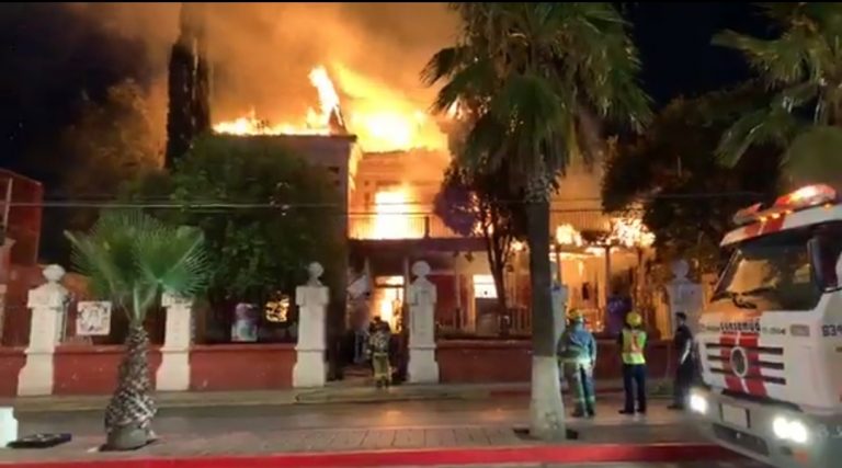 Se incendia histórica mansión en Saltillo