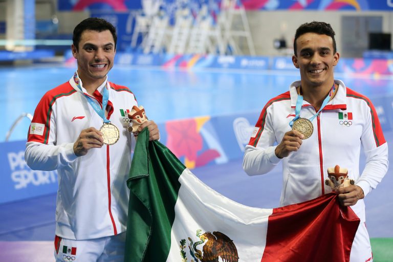 Sincronizan oro Yahel Castillo y Juan Celaya en trampolín de Lima 2019