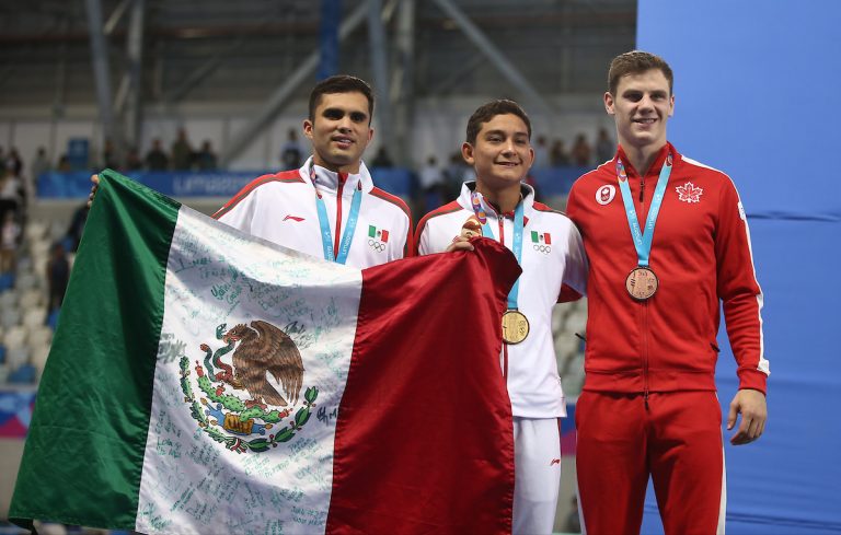 Mexicanos ganan oro y plata en Trampolín de 10 metros