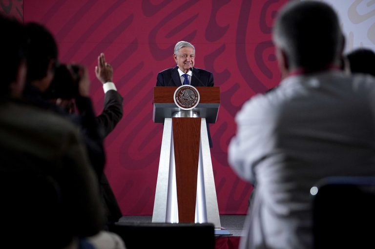 ‘La política no es para ambiciosos’; ‘al carajo’ los vulgares, reitera López Obrador