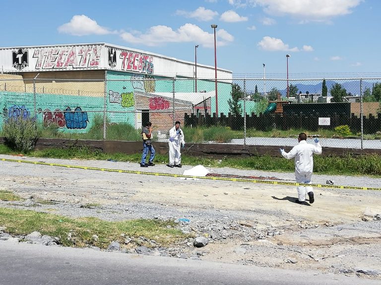 Muere al ser aplastado por camión al sur de Saltillo