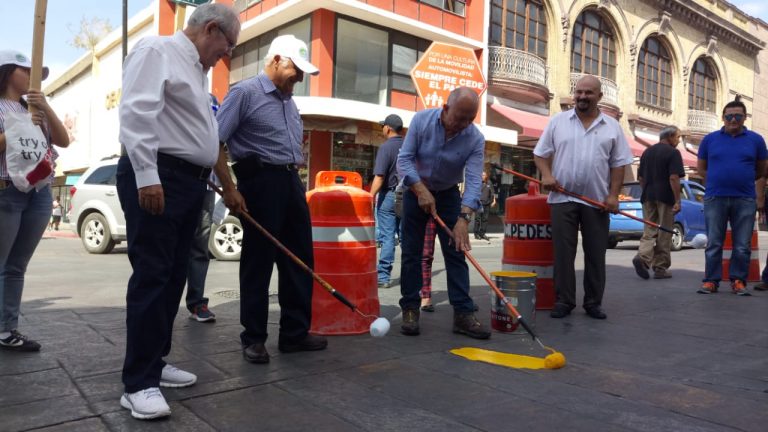 Conmemoran en Saltillo Día del Peatón
