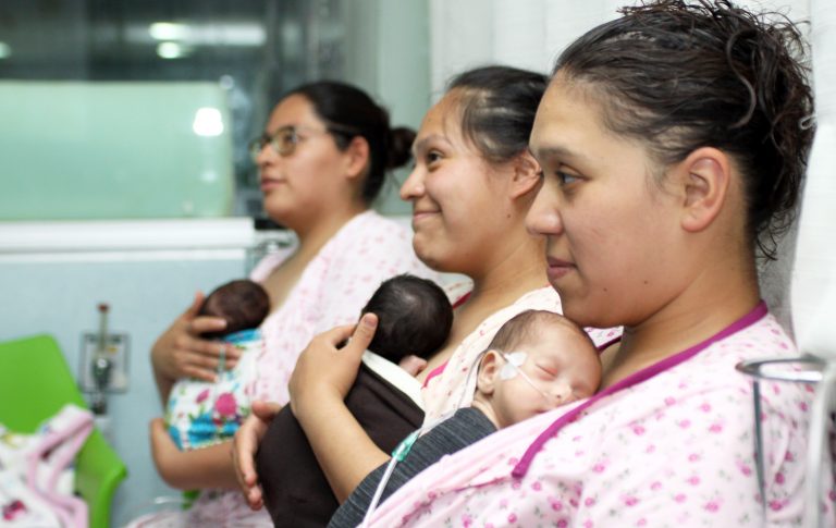 Con el programa Mamá Canguro, IMSS fortalece vínculo madre e hijo a través de la leche materna