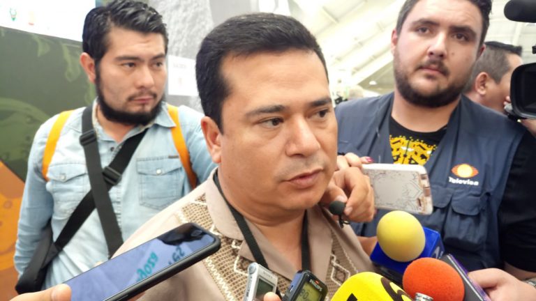 Detienen ductos de agua y de gas avances de la ampliación de la Carretera a Derramadero