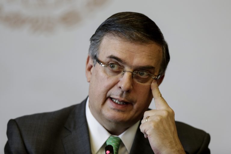 “Es inadmisible”: Ebrard condena asesinato de mexicanos en tiroteo en El Paso